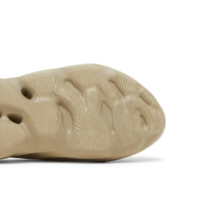 Тапочки мужские Adidas Yeezy Foam Runner Beige GV6840