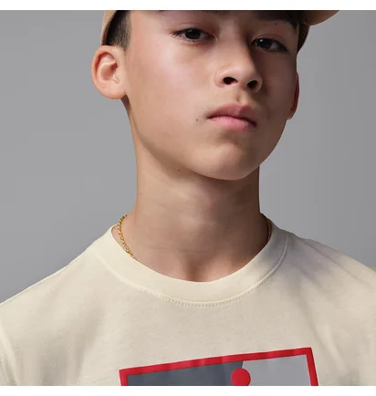 Футболка дитяча Nike Ess Tee Beige 95F057-W5T