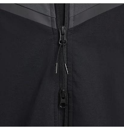 Куртка чоловіча Nike Tech Woven Jacket Black HM7151-013