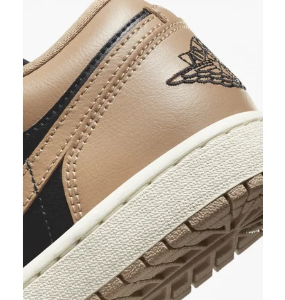 Кросівки жіночі Air Jordan 1 Low Beige/Black DC0774-201