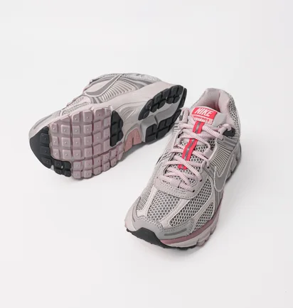 Кросівки жіночі Nike Air Zoom Vomero 5 White FN3695-001