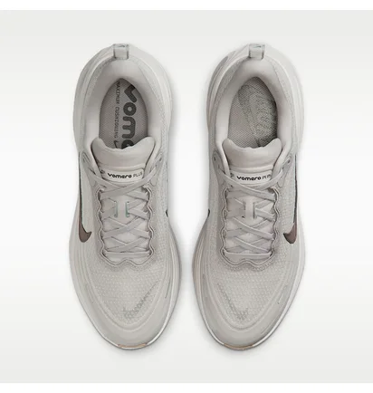 Кросівки чоловічі Nike Vomero Plus MenS Road Running Shoes Beige HV8150-005