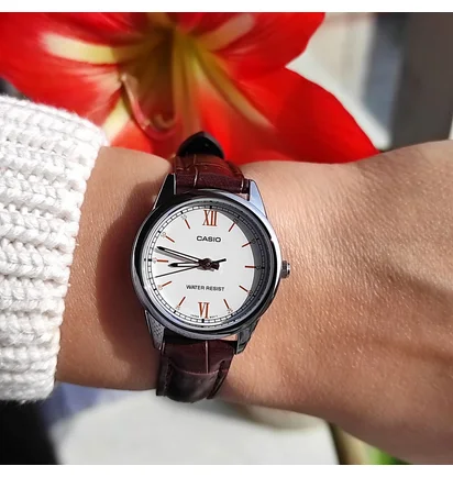 Годинник жіночий Casio Timeless Collection LTP-V005L-7B3