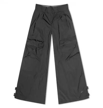 Штаны женские Nike Tech Pack Repel Pant Black FB8358-010