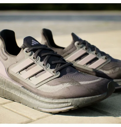 Кросівки жіночі Adidas Ultraboost Light Running Shoes Violet IF1487