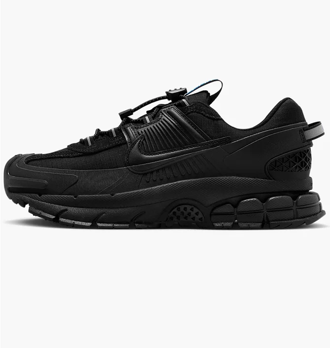Кроссовки женские Nike Zoom Vomero Roam WomenS Winterized Shoes Black HQ2181-004
