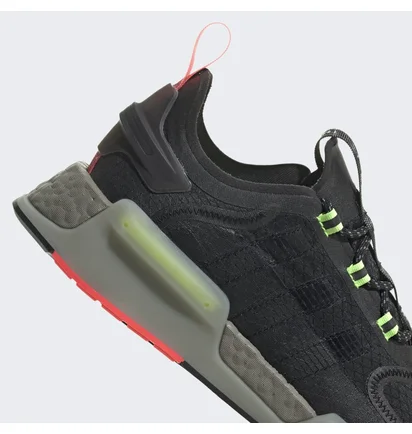 Кроссовки мужские Adidas Nmd_V3 Shoes Black/Green Gw3064