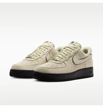 Кросівки чоловічі Nike Air Force 1 07 L V8 MenS Shoes Beige HQ1966-200