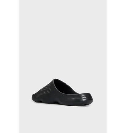 Тапочки унисекс New Balance Ff Mrshn Black SUFHUPK3