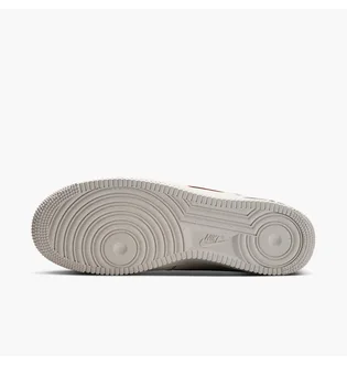 Кроссовки мужские Nike Air Force 1 07 Lv8 Beige HQ2037-101