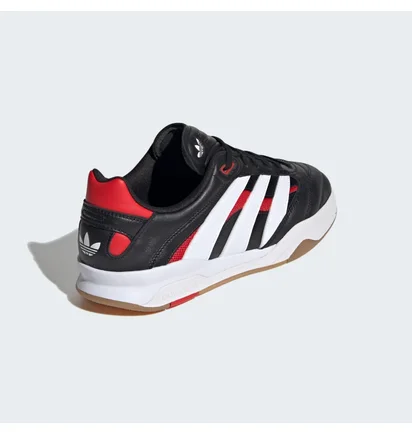 Кросівки унісекс Adidas Predator Mundial Shoes Black IE5676
