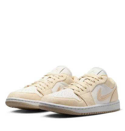 Кросівки жіночі Air Jordan 1 Low Se Beige/White FN3722-701
