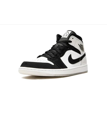 Кросівки чоловічі Air Jordan 1 Mid Se White/Black DH6933-100