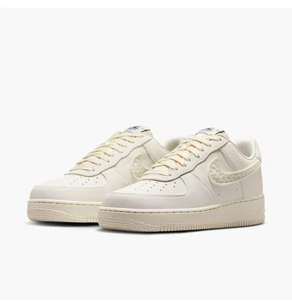 Кроссовки женские Nike Air Force 1 07 Beige IH7351-010