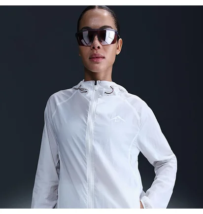 Ветровка женская Nike Trail Repel Jacket Women White HJ2250-030