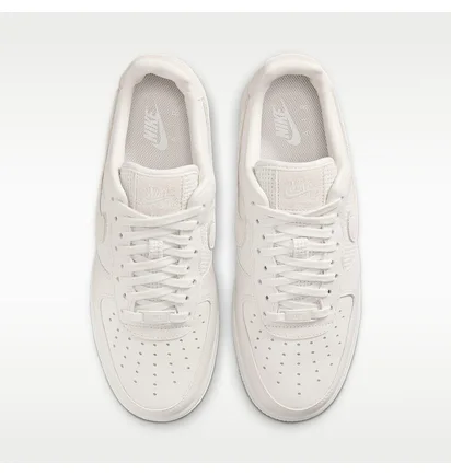 Кросівки жіночі Nike Air Force 1 07 Beige IQ0275-030