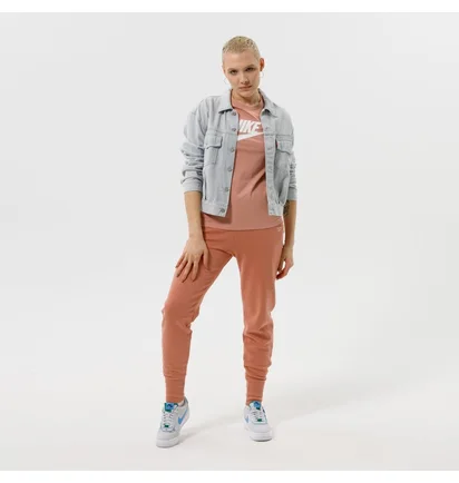 Футболка женская Nike Sportswear Essential Pink BV6169-609