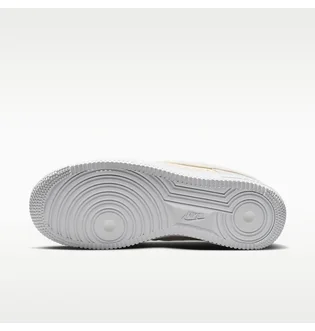 Кроссовки женские Nike Air Force 1 07 Next Nature WomenS Shoes Beige HQ3905-001