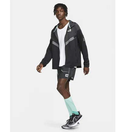 Куртка мужская Nike Windrunner D.Y.E. MenS Running Jacket Grey DR2827-010