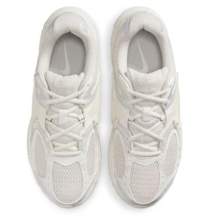 Кросівки жіночі Nike V5 Rnr WomenS Shoes Grey IQ0276-030