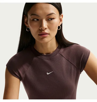 Футболка женская Nike Sportswear Chill Knit Tight Short-Sleeve Ribbed Bordo IF0242-502