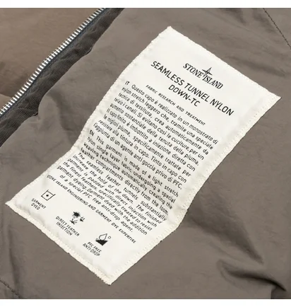Пуховик чоловічий Stone Island Seamless Tunnel Nylon Down-Tc Hooded Jacket Brown 811543128-V0075