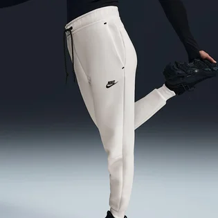 Штани жіночі Nike Sportswear Tech Fleece WomenS Mid- Rise Joggers White HV6779-110