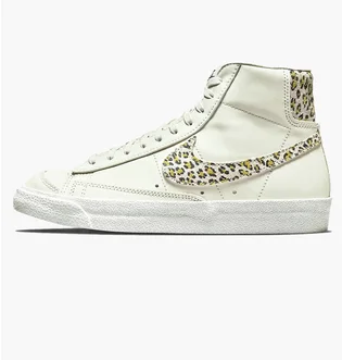 Кроссовки женские Nike W Blazer Mid 77 Se Beige DH9633-100