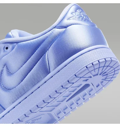 Кросівки жіночі Air Jordan 1 Mm Light Blue HF3969-400