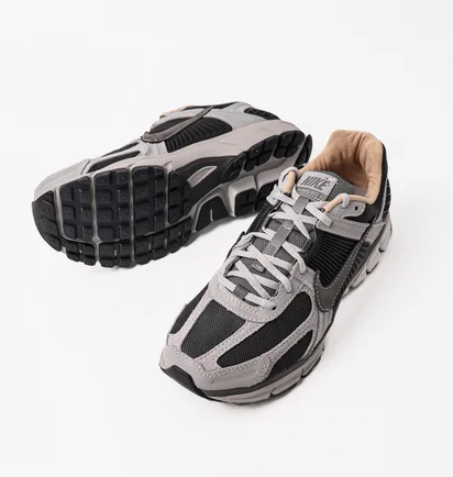 Кроссовки мужские Nike Zoom Vomero 5 Black/White HV5982-001
