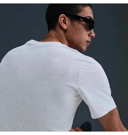 Футболка чоловіча Nike Sportswear Club T-Shirt White AR4997-051