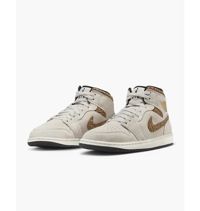 Кросівки чоловічі Air Jordan 1 Mid Se MenS Shoes Beige DZ4129-102