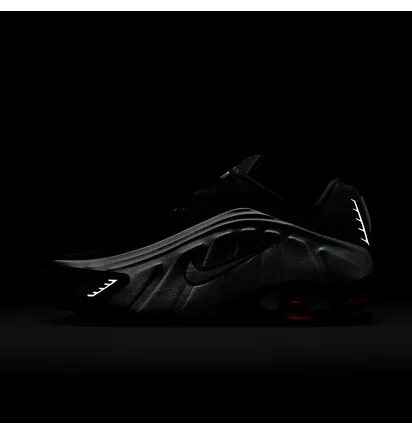 Кросівки жіночі Nike Shox R4 White/Black AR3565-011
