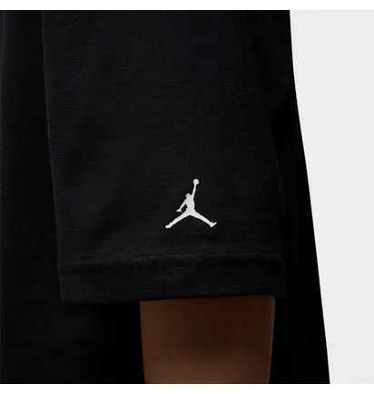 Футболка женская Nike Oversized Graphic T-Shirt Black FN5708-010