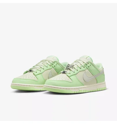 Кроссовки женские Nike Dunk Low Next Nature Green FN6344-001