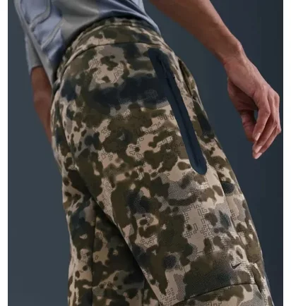 Спортивный костюм мужской Nike Tech Fleece Camo HV0955-276__II1324-276