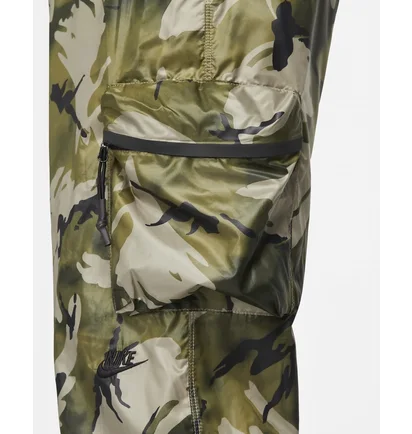 Штани чоловічі Nike Sportswear Tech Pack Camo/Green Dv4470-351