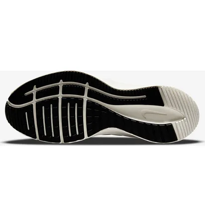 Кроссовки женские Nike Wmns Quest 4 Prm Black/White DA8723-001
