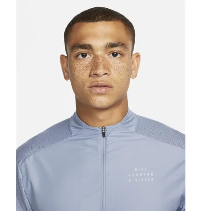 Кофта чоловіча Nike Mens 1/2-Zippered Running Top Light Blue DD6028-493