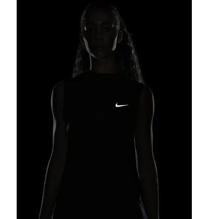 Майка женская Nike Running Division WomenS Tank Top Black FB7630-010