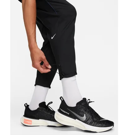 Штани чоловічі Nike Track Club Pant Black FB5503-010