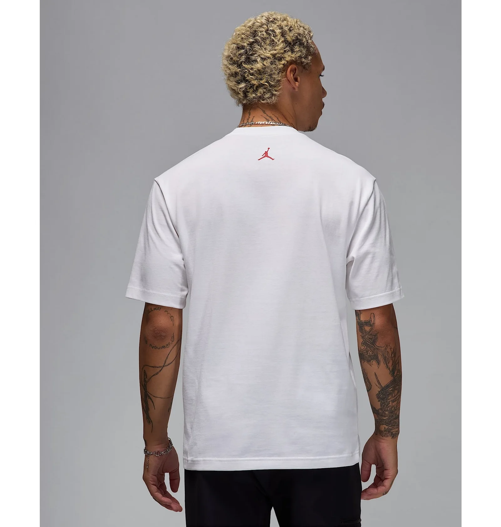 ᐉ Футболка унисекс Air Jordan Sneaker Patch T-Shirt White HJ2326