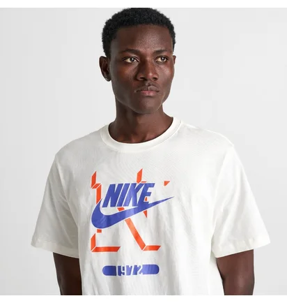 Футболка мужская Nike Sportswear Futura Varsity Graphic T-Shirt Beige FZ5375-133