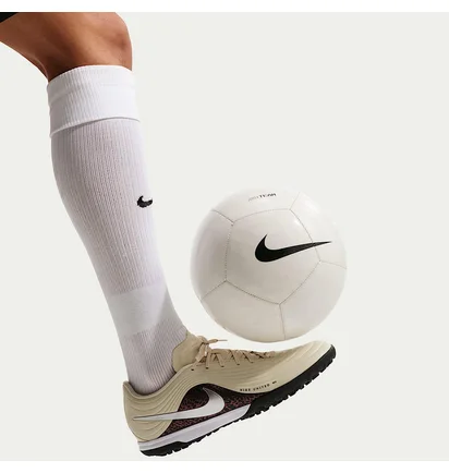 Сороконіжки чоловічі Nike Tiempo Maestro Academy Nu3 Beige IO8462-201