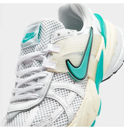 Кросівки жіночі Nike V2K Runtekk Running Shoes White FD0736-105
