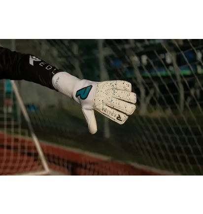 Перчатки вратарские Redline Magnetic Pro White RLM83