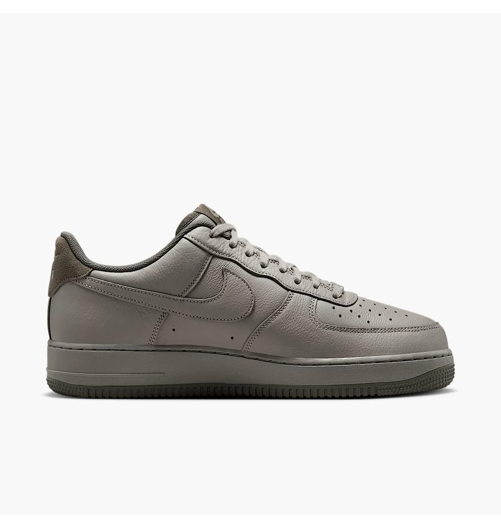 ᐉ Кросівки чоловічі Nike Air Force 1 07 Lv8 Olive HM9483-300