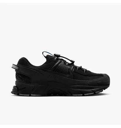 Кроссовки женские Nike Zoom Vomero Roam WomenS Winterized Shoes Black HQ2181-004