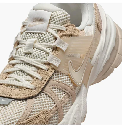 Кроссовки женские Nike V2K Run Beige HV3917-133