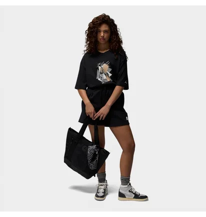 Футболка женская Nike Oversized Graphic T-Shirt Black FN5708-010